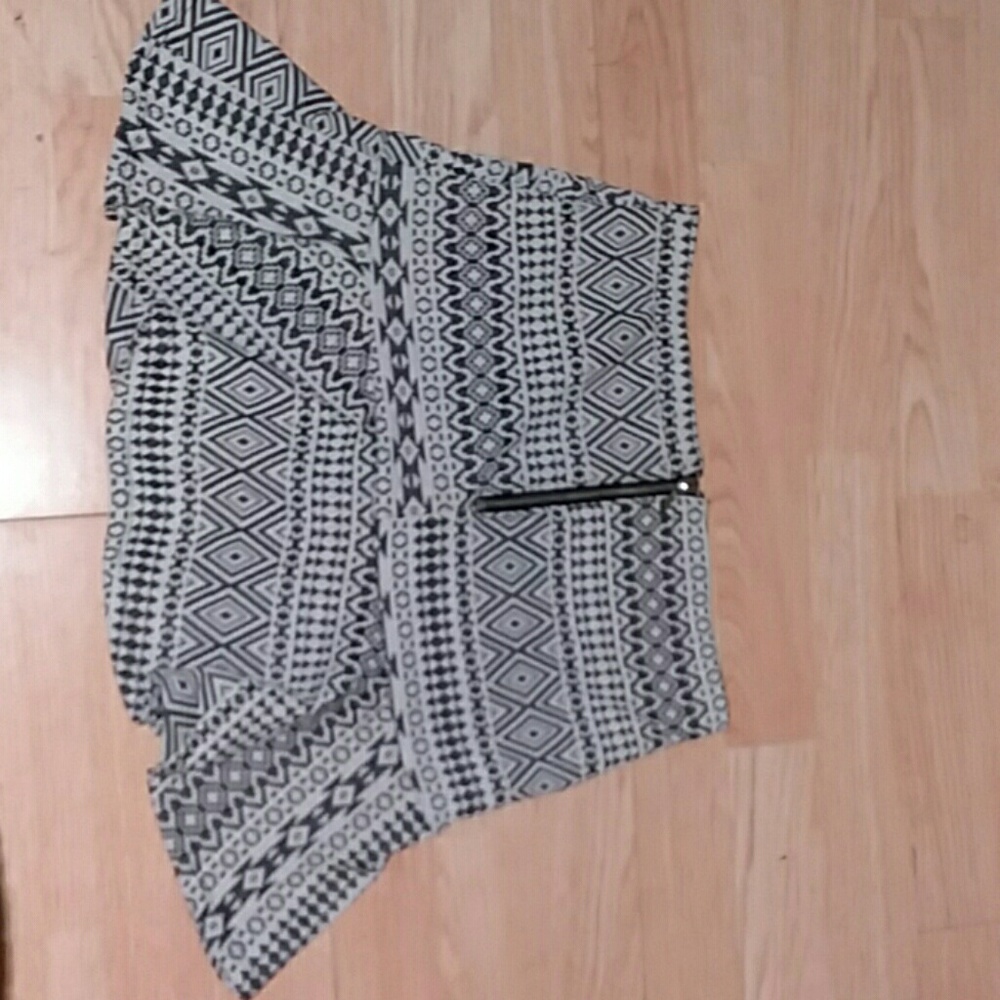 Skirt - Picture 2 of 2